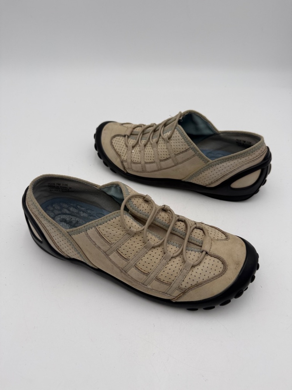 Privot  Beige Casual Lace-Up leather slip on Sneakers women 7.5M hiking casual